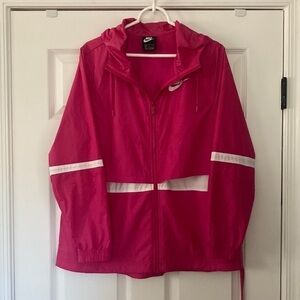 NIKE Women's Essential Woven Repel Jacket